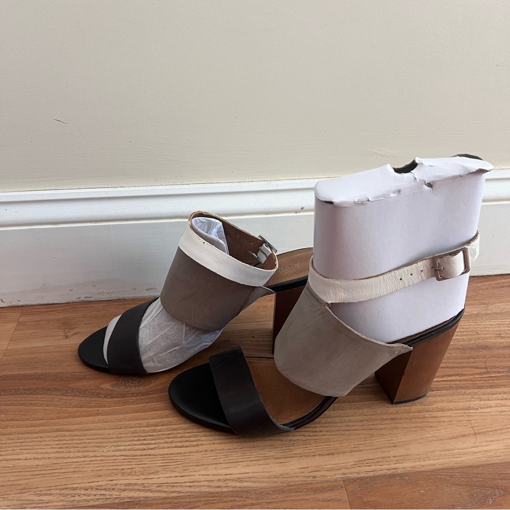 Women’s Color Block heels - Picture 2 of 4